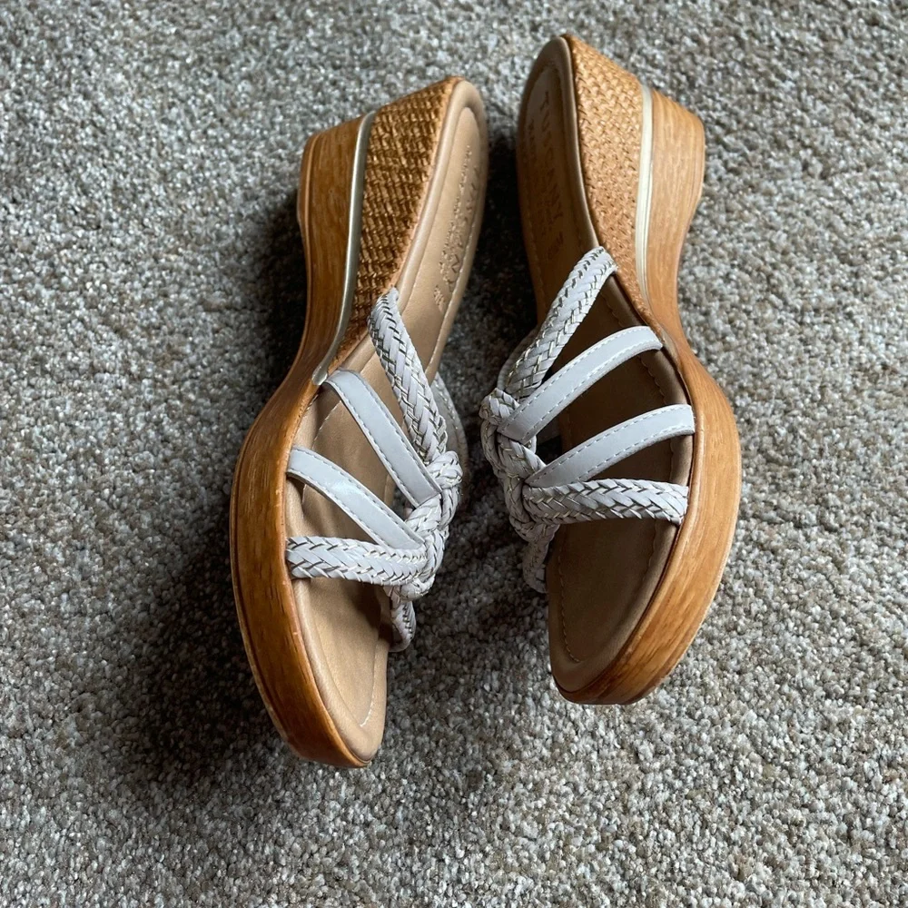 Tuscany by Easy Street Made in Italy Women's Wedge Sandals -white Size 8.5M - Picture 4 of 9